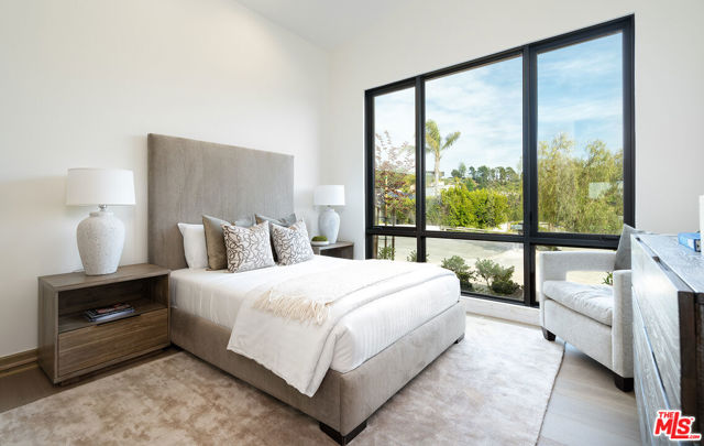9153 Janice Place, Beverly Hills CA: https://media.crmls.org/mediaz/f2eeac5d-05ac-4670-adf5-adc3a2cfcf9d.jpg