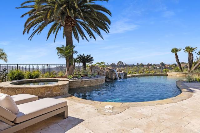 5015 Rancho Quinta Bend, San Diego CA: https://media.crmls.org/mediaz/f2eeb33b-65bd-4524-ac29-ffe31298c156.jpg