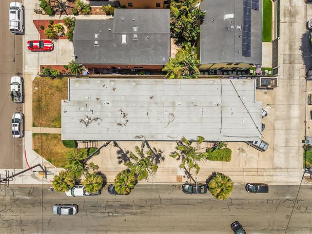 800 Emory Street, Imperial Beach CA: https://media.crmls.org/mediaz/f2eecc39-fdfe-4b96-886b-9bdf9b57d6e9.jpg