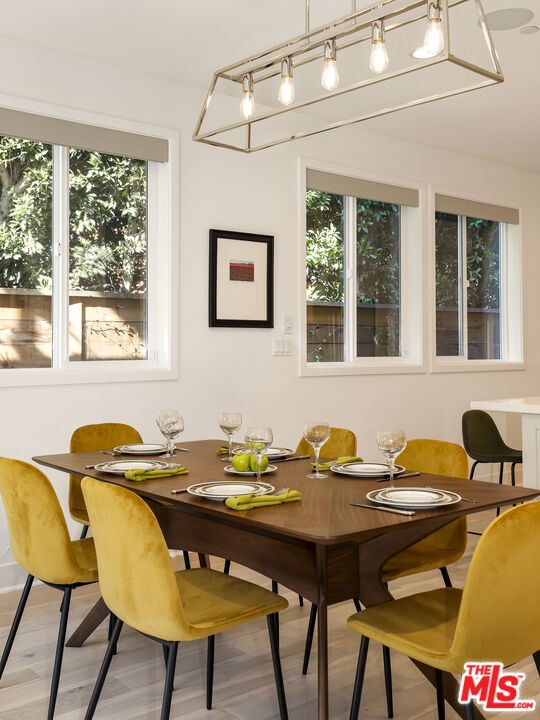 1741 S S Marvin Ave, Los Angeles CA: https://media.crmls.org/mediaz/f2ef20c2-3c8c-4dce-907f-d0a8356b6e2d.jpg