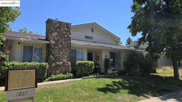 1260 Kenwal Rd, Concord CA: https://media.crmls.org/mediaz/f2ef3087-c3a0-4733-8822-4ca319c782df.jpg