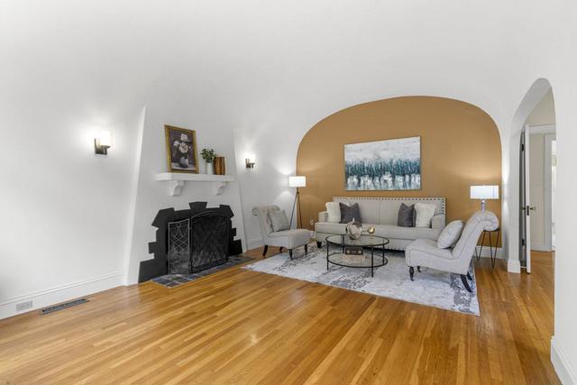 986 Schiele Avenue, San Jose CA: https://media.crmls.org/mediaz/f2ef322a-724d-449f-8d51-5d1522a6a02c.jpg