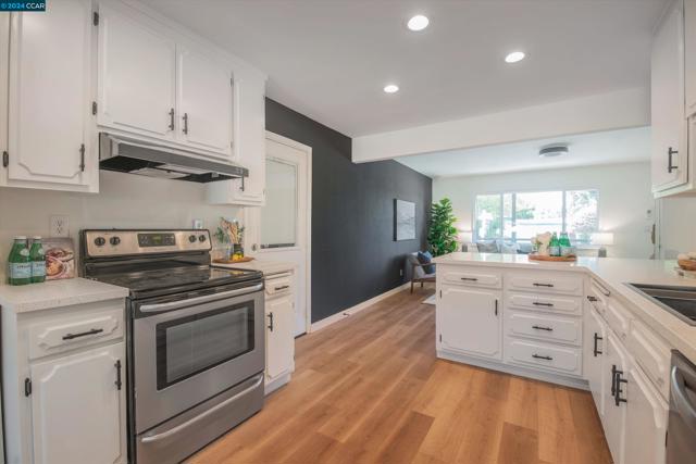 Image 11 of 36 For 2805 D Street