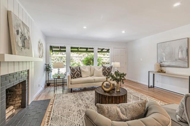 928 Peggy Lane, Menlo Park CA: https://media.crmls.org/mediaz/f2ef7acf-17a2-4a21-80ea-69980aebd19d.jpg