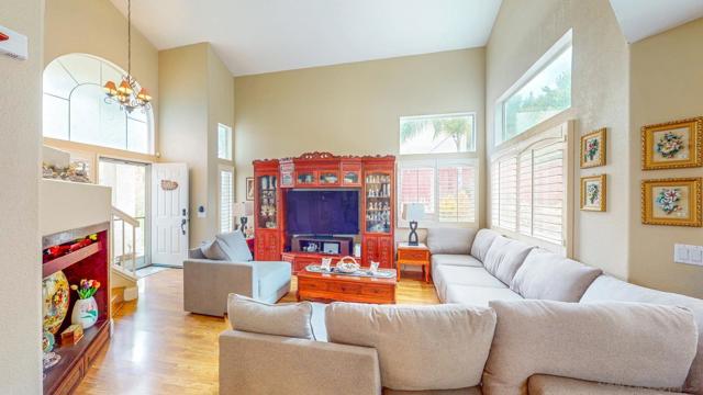 29825 Platanus Dr, Escondido CA: https://media.crmls.org/mediaz/f2ef8159-62a8-4fb2-81be-4ac4f6696508.jpg