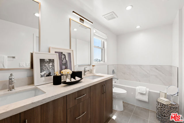 1248 S Bronson Avenue, Los Angeles CA: https://media.crmls.org/mediaz/f2efb660-1459-49e3-baed-e3a168223e62.jpg
