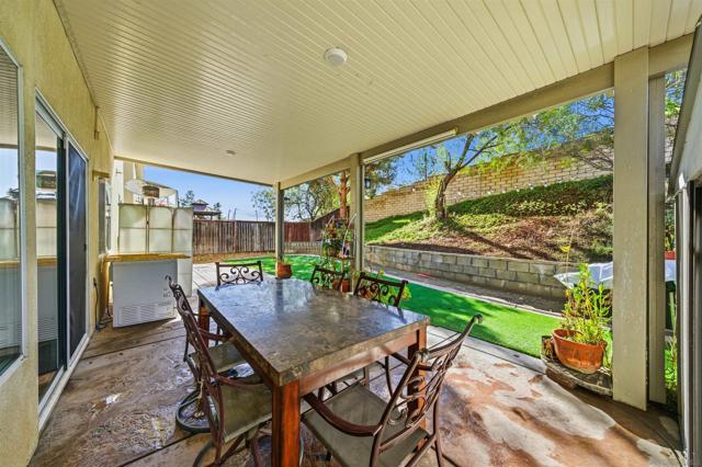 40661 Cartier St, Murrieta CA: https://media.crmls.org/mediaz/f2efc009-ba00-43da-ac29-3306252f5ac6.jpg