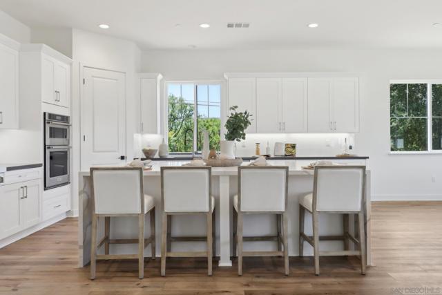 2745 Alexander Dr, Escondido CA: https://media.crmls.org/mediaz/f2f09779-649d-4611-bc2c-89371d74fe8e.jpg