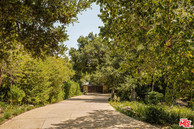 663 Lilac Drive, Santa Barbara CA: https://media.crmls.org/mediaz/f2f0c921-169b-470e-8c56-80c649d78552.jpg