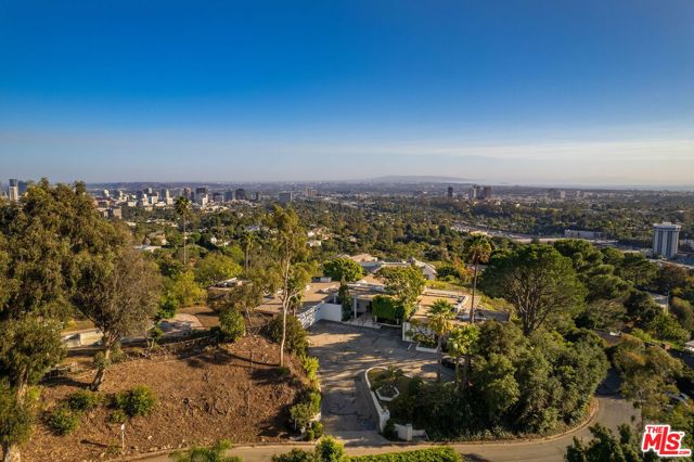 780 Linda Flora Drive, Los Angeles, California 90049, 4 Bedrooms Bedrooms, ,6 BathroomsBathrooms,Single Family Residence,For Sale,Linda Flora,24446429