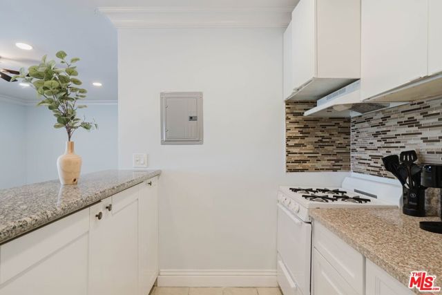 9031 Phyllis Avenue, 1 photo 6