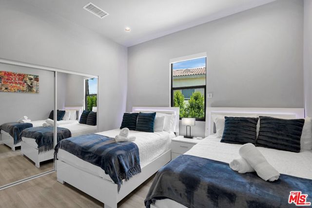 Image 29 of 66 For 80803 Sunglow Court