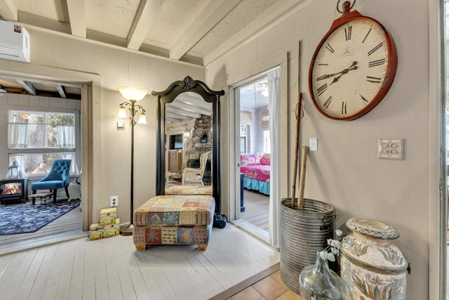 25585 Alderwood St Street, Idyllwild CA: https://media.crmls.org/mediaz/f2f21546-ce54-4f0a-b3e4-61c69ecd98c3.jpg