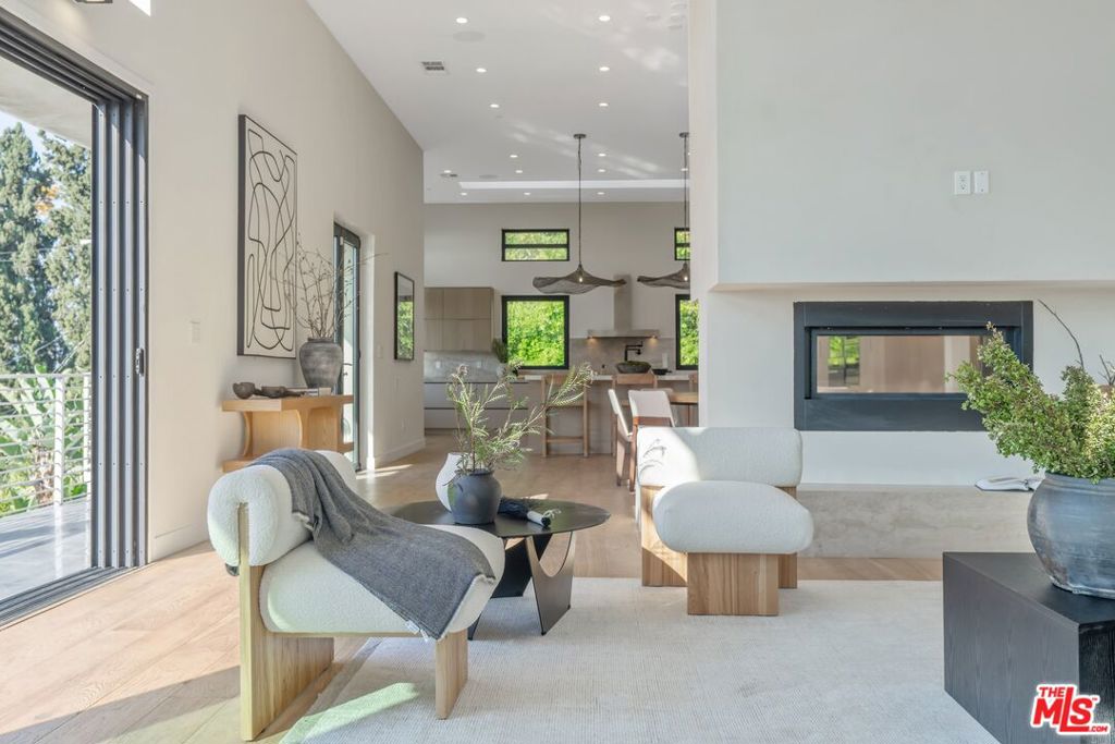 3768 Berry DriveStudio City img 22