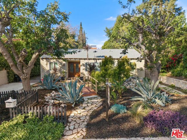 4719 W Wortser Avenue, Sherman Oaks CA: https://media.crmls.org/mediaz/f2f4546c-0dfb-4d8d-8f56-71254916193f.jpg