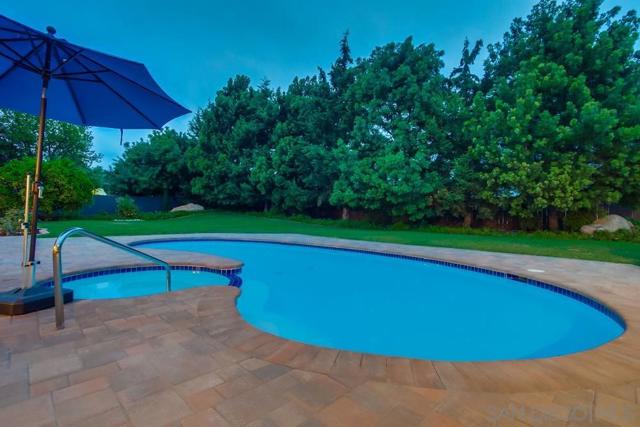 16657 Valle Verde Rd, Poway CA: https://media.crmls.org/mediaz/f2f492b9-eac2-400f-8e73-e85692eba20e.jpg