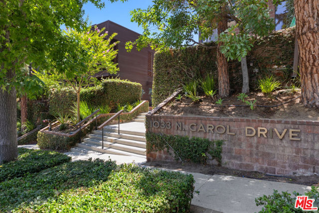 1033 Carol Drive, West Hollywood CA: https://media.crmls.org/mediaz/f2f4e590-f0b5-4787-aad2-dc14c0e14c47.jpg