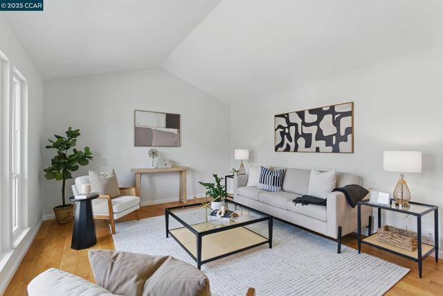 17 Bliss Ct., Pleasant Hill CA: https://media.crmls.org/mediaz/f2f51a82-be32-4ed0-9951-19700b037eac.jpg