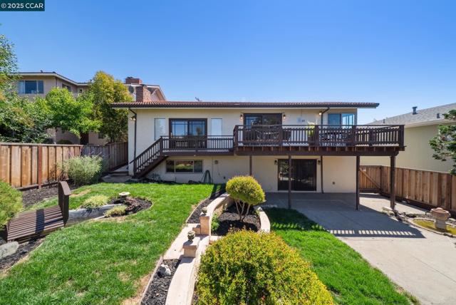 4051 Rhoda Ave, Oakland CA: https://media.crmls.org/mediaz/f2f538f3-db3a-4150-8a78-b02f7188aff1.jpg