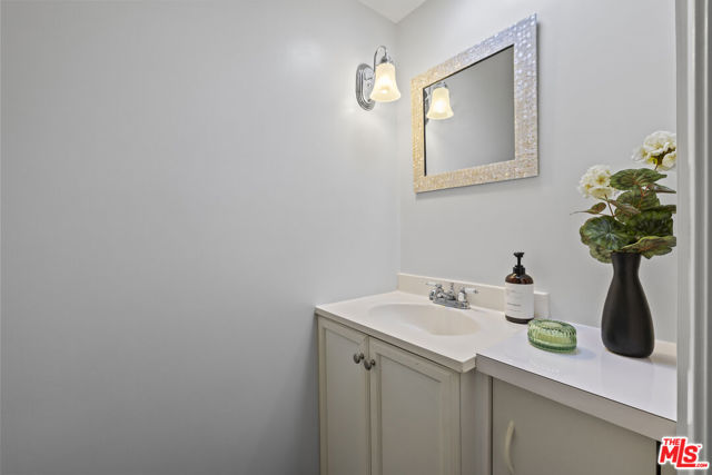 505 Panama Avenue, Long Beach CA: https://media.crmls.org/mediaz/f2f5473d-f5bb-4e3c-ab46-92c05ce91ffa.jpg