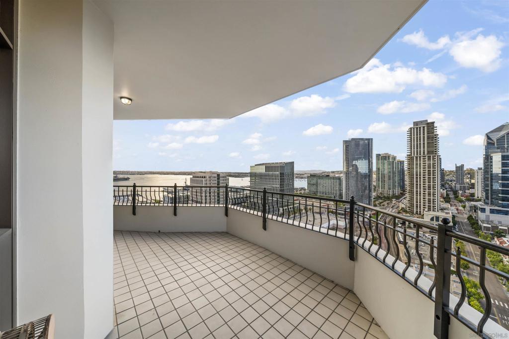 700 Harbor - photo 15
