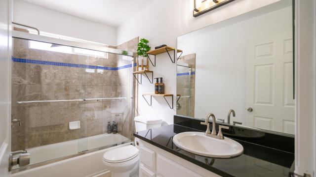 6946 Lennox Avenue, Yucca Valley CA: https://media.crmls.org/mediaz/f2f6d288-dffd-4917-93b0-e8c0765bd321.jpg