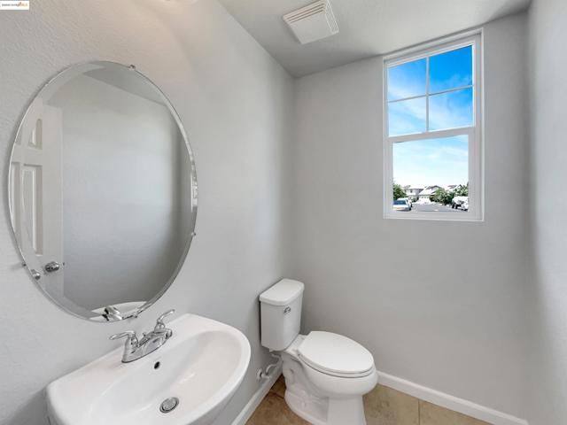 789 King Palm Ln, Brentwood CA: https://media.crmls.org/mediaz/f2f71b95-c889-42cc-b77a-8c53d97978a0.jpg
