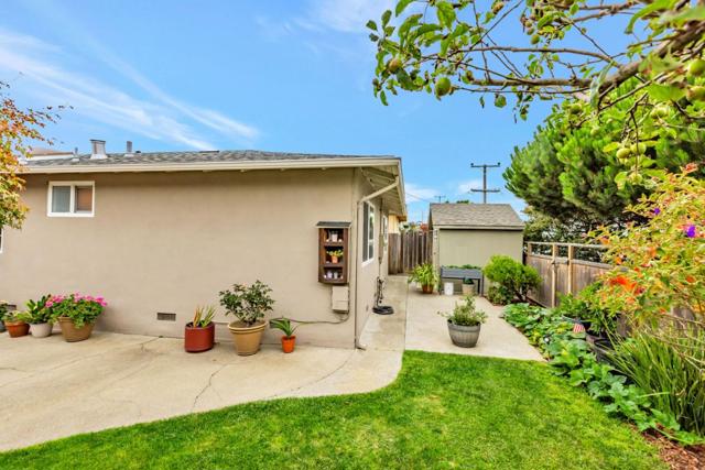 342 Altamont Drive, South San Francisco CA: https://media.crmls.org/mediaz/f2f734c2-8e70-4a51-935b-9cd7c8a2bc08.jpg