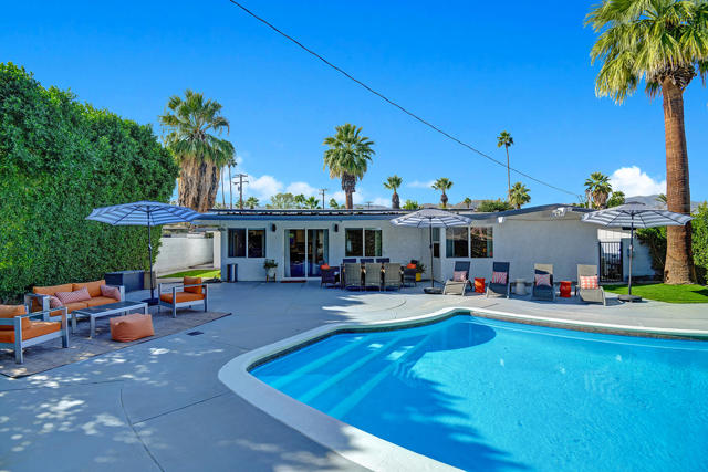 45468 Panorama Drive, Palm Desert CA: https://media.crmls.org/mediaz/f2f75045-fd82-41cf-87e6-4026974f11ea.jpg