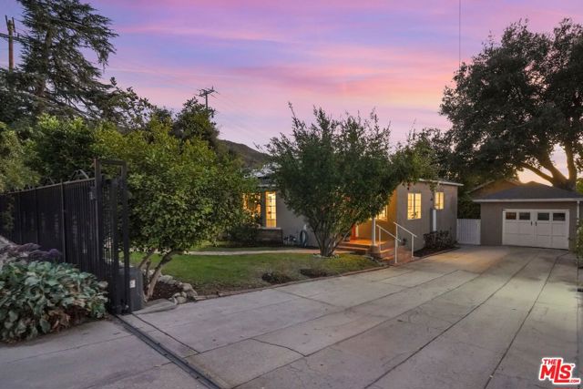10129 Plainview Avenue photo 3