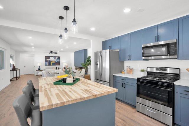 51480 Avenida Obregon, La Quinta CA: https://media.crmls.org/mediaz/f2f80121-e6be-4aad-83a2-481be75cb14c.jpg