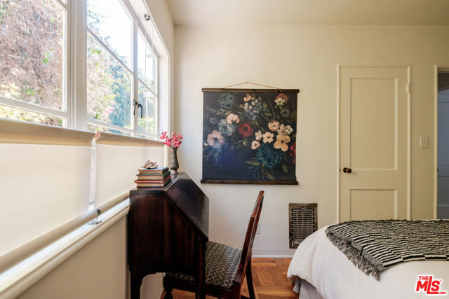 5273 Village, Los Angeles CA: https://media.crmls.org/mediaz/f2f87375-910b-4bce-8ff6-a52b2ed3f642.jpg