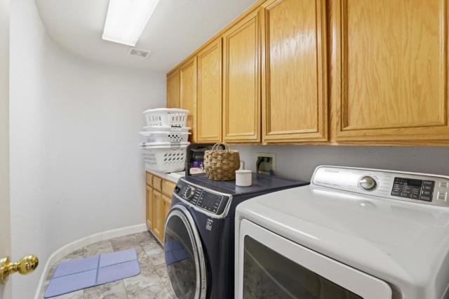 1510 Dovetail Way, Gilroy CA: https://media.crmls.org/mediaz/f2f90c1a-a3fa-4184-8952-1fbffa3d8cf8.jpg