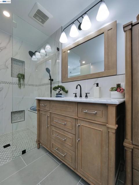 1732 Oakmont Drive, Walnut Creek CA: https://media.crmls.org/mediaz/f2f9a17d-bc1c-4b73-9458-940bc1fa2170.jpg