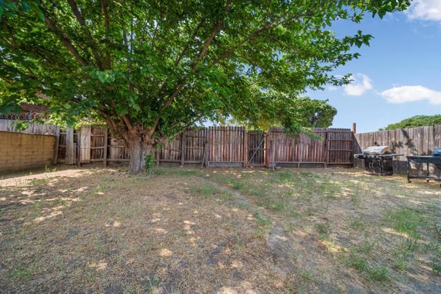 9 W 15th Street, Antioch CA: https://media.crmls.org/mediaz/f2fa667e-0ea0-4be3-b19a-5a59c4589d4b.jpg
