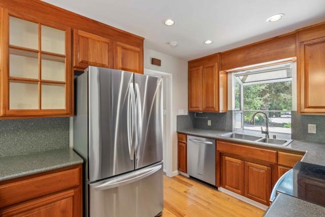 1516 Wistaria Lane, Los Altos CA: https://media.crmls.org/mediaz/f2fa6c61-2ec1-4e42-9bdf-9aabf81c1198.jpg