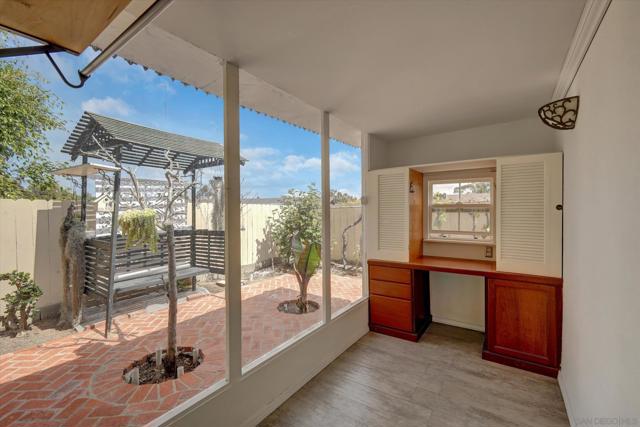 3956 San Pablo Ave, Oceanside CA: https://media.crmls.org/mediaz/f2fb0643-507c-4e1e-af04-605668b4ade4.jpg