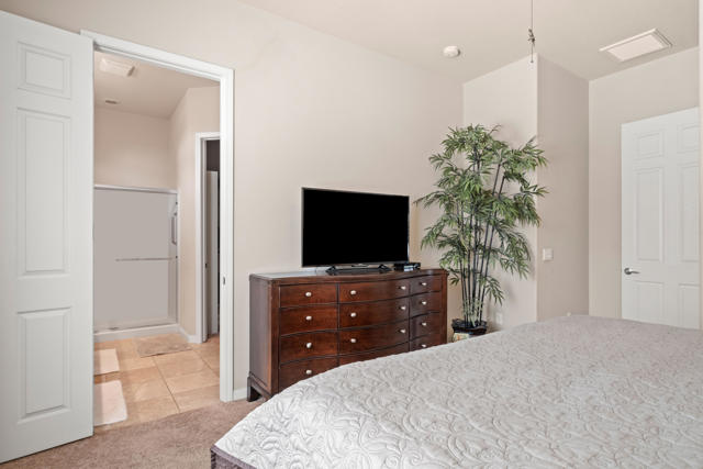 81673 Avenida Alturas, Indio CA: https://media.crmls.org/mediaz/f2fbc366-8087-43c3-8857-cece3cd2e573.jpg