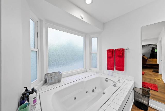 15425 Vista Vicente Dr, San Diego CA: https://media.crmls.org/mediaz/f2fbdfdc-193c-43f5-b0d5-ce0dc577dbc4.jpg