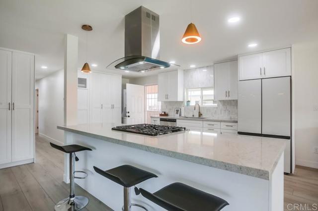 8301 Mission Gorge Road 301, Santee CA: https://media.crmls.org/mediaz/f2fc83a5-8dfb-4eea-9f0c-adf57b8ab7c1.jpg