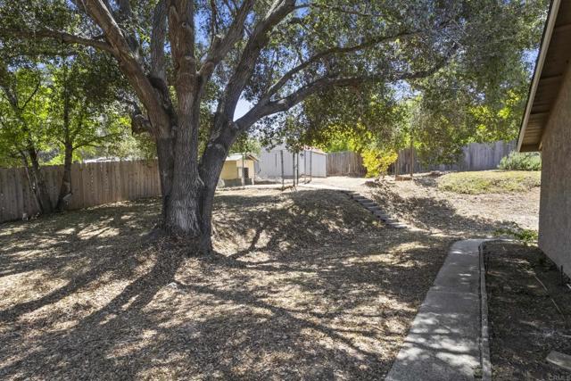 1471 Rock Springs, Escondido CA: https://media.crmls.org/mediaz/f2fcc3ec-0dfd-4b5c-badb-d8717be61672.jpg