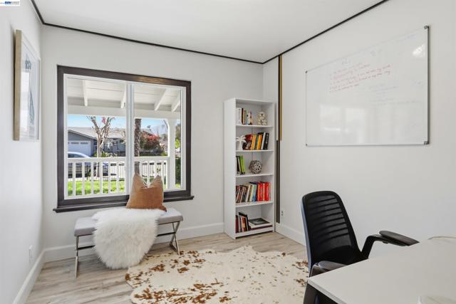 Image 21 of 39 For 4972 Minas Dr