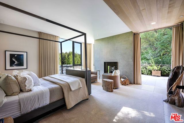 7596 Sonoma Mountain Road,  CA: https://media.crmls.org/mediaz/f2fe934f-9d5c-449c-82f2-c1b516bd6f1a.jpg