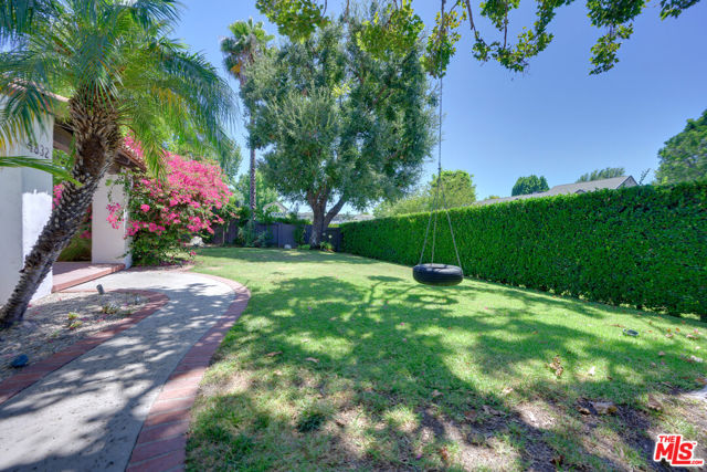 4832 Ben Avenue photo 4