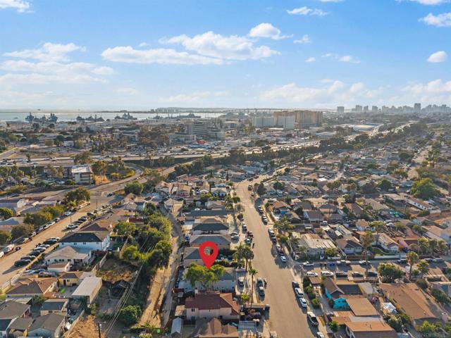 3957 61 Cottonwood St, San Diego CA: https://media.crmls.org/mediaz/f30083fc-e6d8-4f21-9f28-f52e2424bc7e.jpg