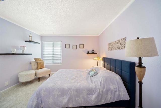 2716 Oak Rd, Walnut Creek CA: https://media.crmls.org/mediaz/f301c5b2-8259-4fbc-9596-832cbaa0c688.jpg