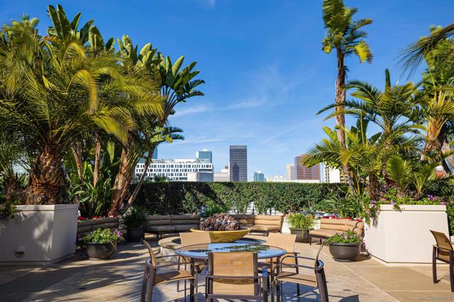 100 Harbor Dr, San Diego CA: https://media.crmls.org/mediaz/f302f6c9-98f9-40d7-a009-a1a49d30571c.jpg