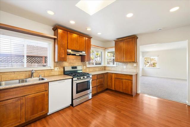 1284 Wanda Avenue, Seaside CA: https://media.crmls.org/mediaz/f3032b10-37fd-4c16-8766-ec1777981c6d.jpg