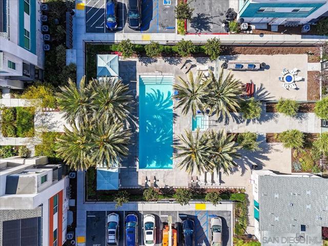1993 Strata, Chula Vista CA: https://media.crmls.org/mediaz/f3035eb7-f51f-4713-9062-70a28ae4b27c.jpg