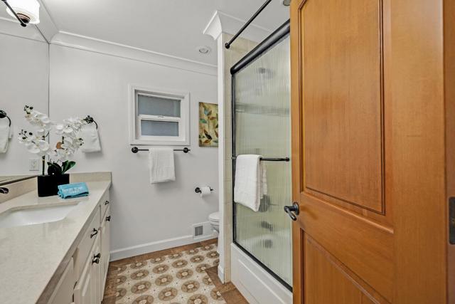 435 Ewing Drive, Pleasanton CA: https://media.crmls.org/mediaz/f30380ed-5481-47ab-a5fc-117e9c307dce.jpg